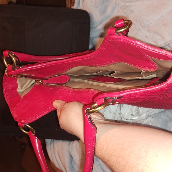 Coach Ashley (2013) Gathered Leather shoulder bag in Rasberry PreLoved - Picture 13 of 16